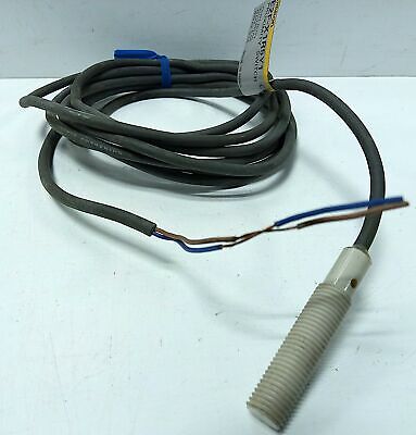 Omron E2F-X1R5Y1 24-240 V AC Shielded Inductive Proximity Sensor