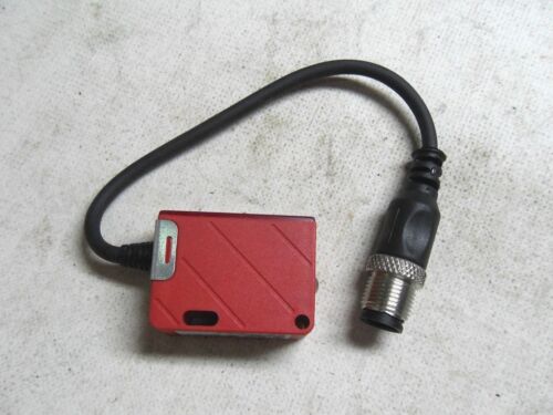 1 LEUZE ELECTRONIC HRT 25/66-300 SCANNER WITH BACKGROUND SUPPRESSION.