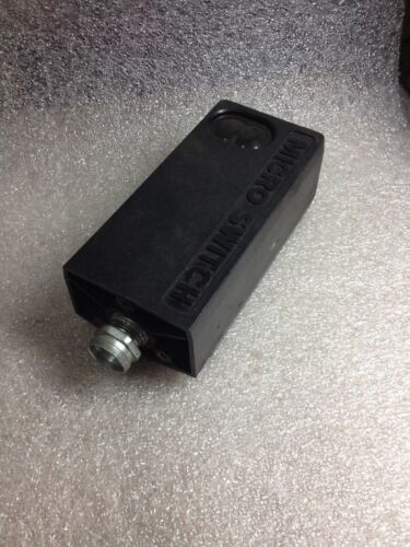 MICRO SWITCH FE-MLS9C PHOTOELECTRIC PHOTOSWITCH