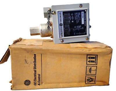 GE CR127B1 120-600 V 1-115 psi Pressure Switch in NEMA 13 Enclosure