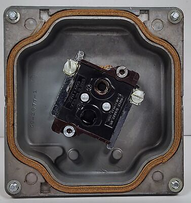 Cutler-Hammer E34JB2N8 Emergency Stop Button in Enclosure E34N1