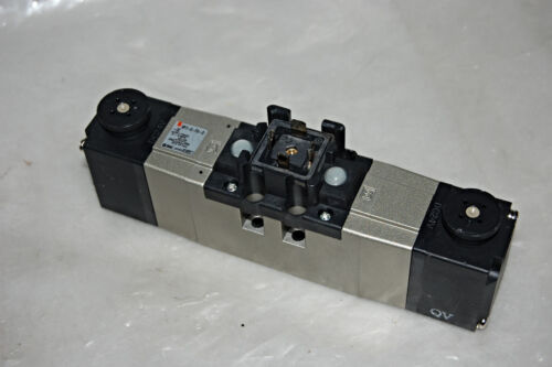SMC VP7-6-FG-D-3Z Valve