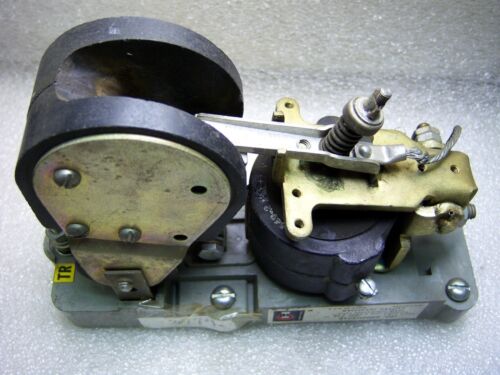 Cutler-Hammer DC Contactor Sz 1 6002H334B 600V 5A