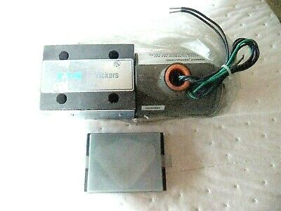 Vickers DG4V4-012A-M-X2-ER4-10 02356127 Hydraulic Solenoid Valve
