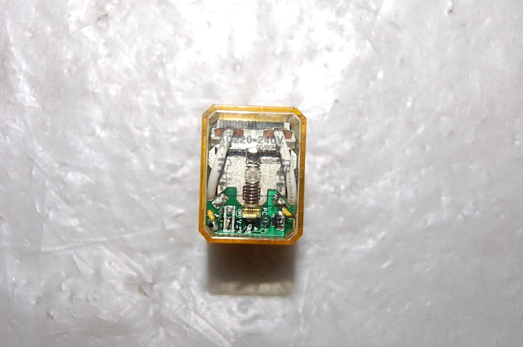 IDEC Relay RH2B-UL-AC220-240V