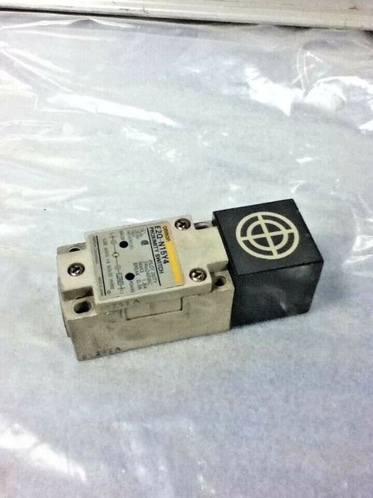 OMRON E2Q-N15Y4 PROXIMITY SWITCH