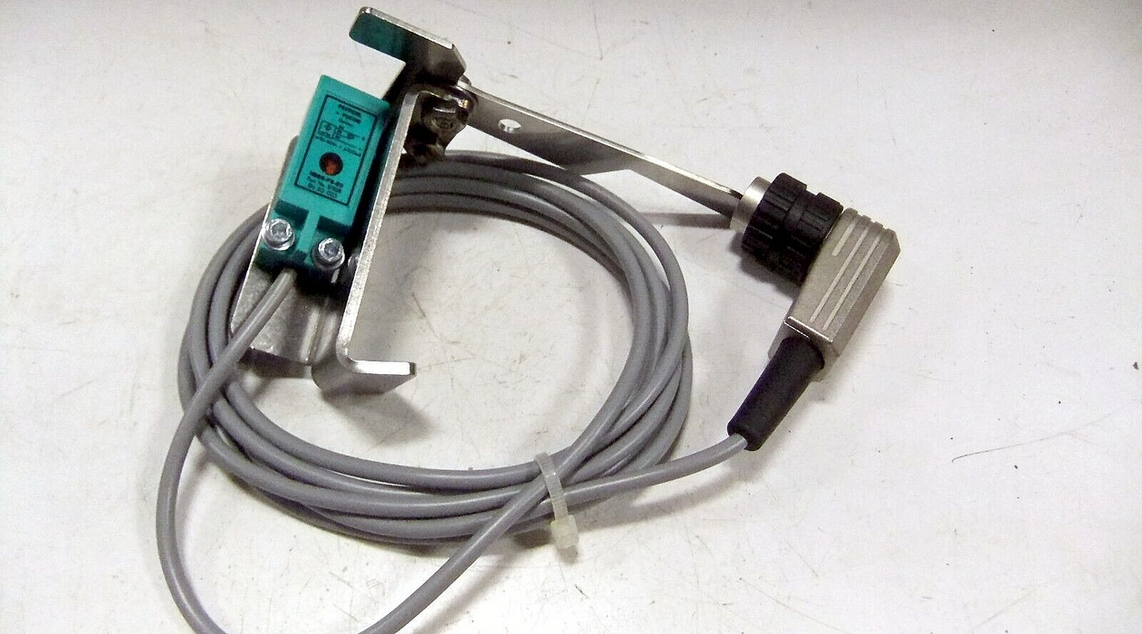 Pepperl NBB5-F9-E0 Proximity Sensor