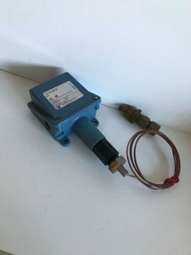 United Electric E100-2BCB Temperature Switch