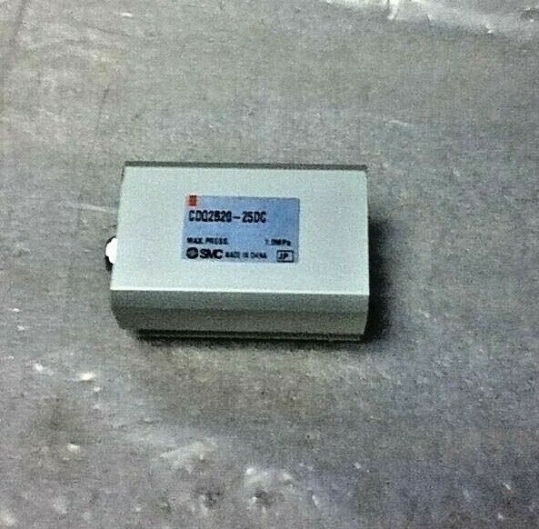 SMC CDQ2B20-25DC Cylinder