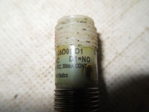 Cutler-Hammer E59-F12A105D01-D1 Proximity Switch