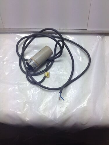 OMRON E2K-C25MY1 CAPACITIVE PROXIMITY SWITCH