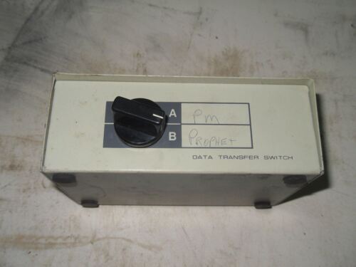 1 MANUAL DATA TRANSFER SWITCH BOX