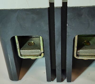 Challenger CF2025 2 Pole 600 VAC 25 A Circuit Breaker