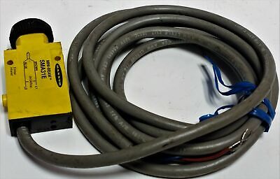 Banner Engineering 26058 / SMA31E Photoelectric Proximity Sensor