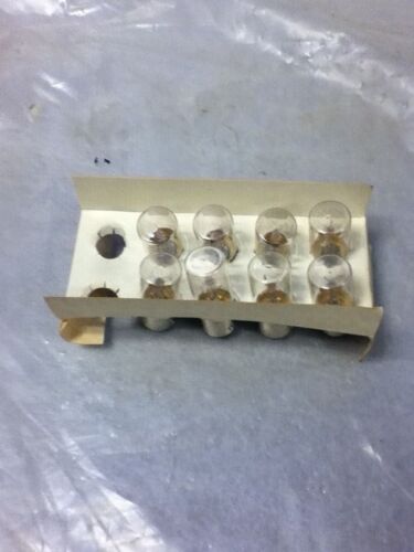 Telemecanique DL1-BL120 120 V 7 W Incandescent Bulbs - Lot of 8