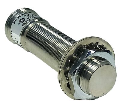 Allen-Bradley 871TM-D5NP18-N4 Ser C 10-30 V DC Inductive Proximity Sensor
