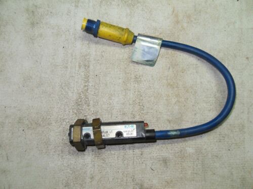 Cutler-Hammer 13150AL07 Photoelectric Sensor