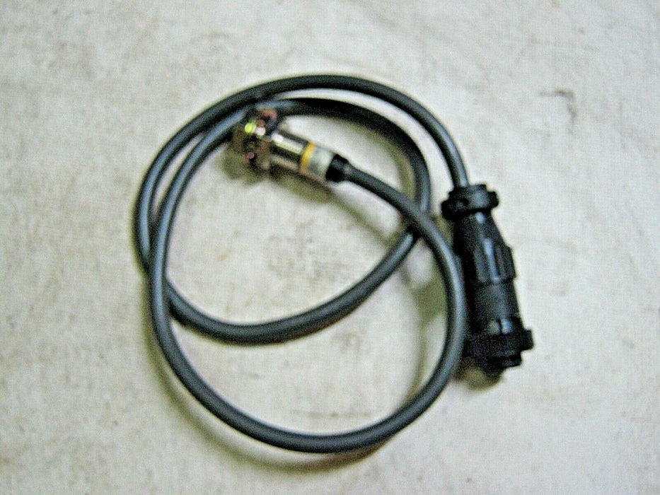 Omron E2E-X2F1 Inductive Proximity Sensor