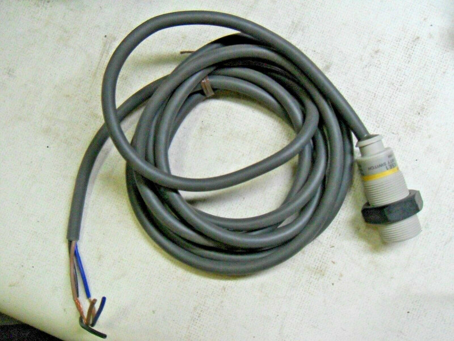 Omron E2F-X5E1 Proximity Sensor