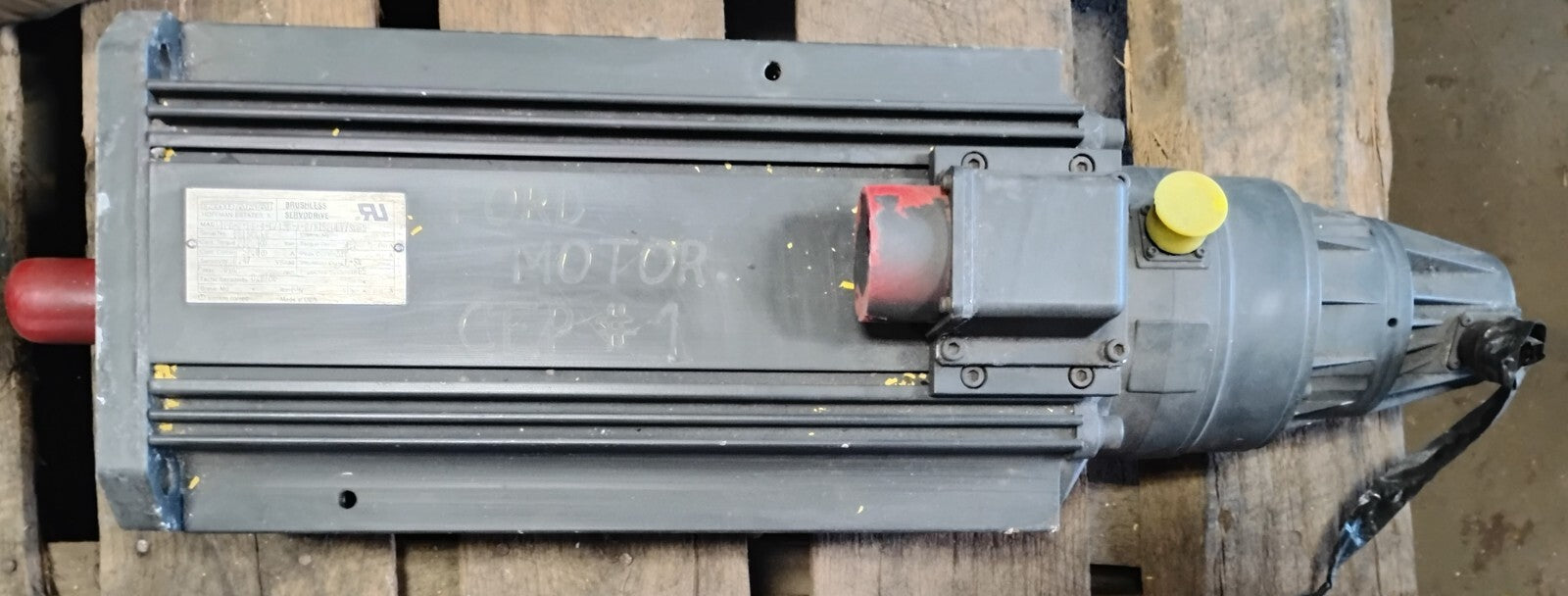 Indramat MAC112C-0-ED-4-C/130-A-0/WI520LV/S005 Servo Motor w/ Heidenhain Encoder