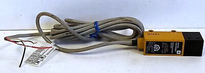 Omron E3S-5DB41 12-24 V DC Photoelectric Proximity Sensor