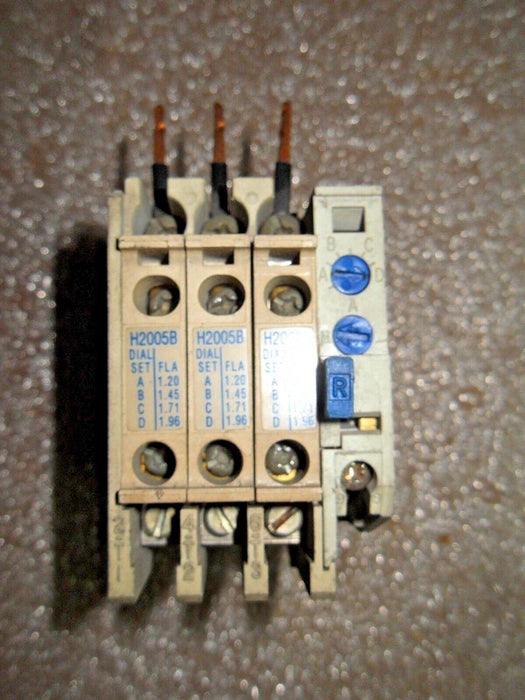 Cutler-Hammer C306DN3 32A 3-Pole Relay