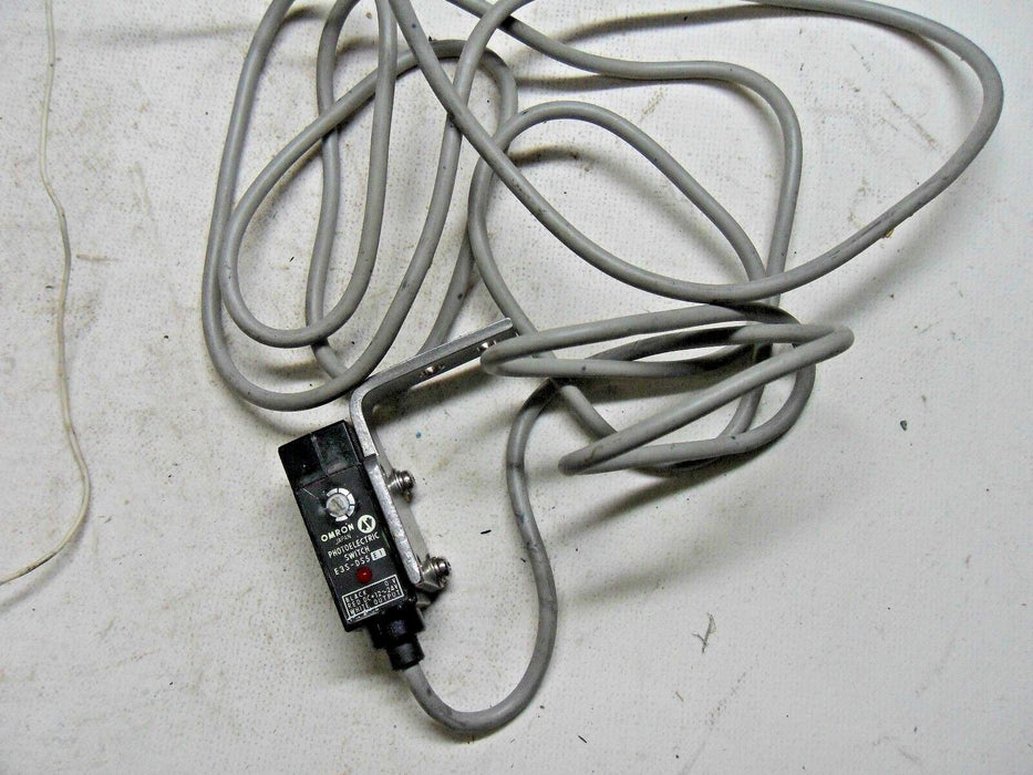 Omron E3S-DS5E1 Photoelectric Switch