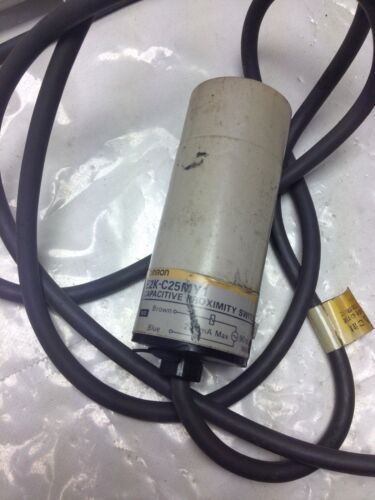 OMRON E2K-C25MY1 CAPACITIVE PROXIMITY SWITCH