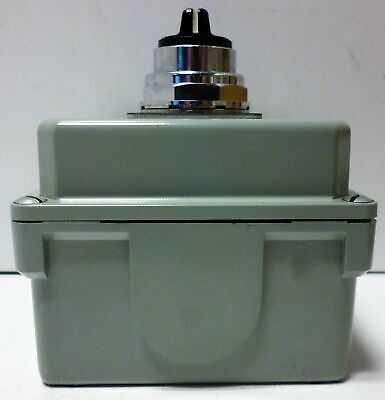Eaton 10250T7011 Selector Switch in Die Cast Enclosure