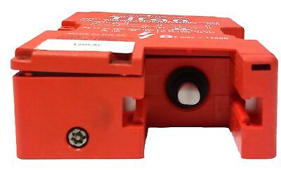 Allen-Bradley 27002 120 V AC TITAN GuardMaster Safety Interlock Switch