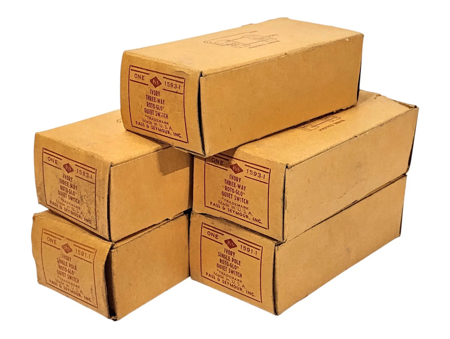 Pass Seymour 1593-I ROTO-GLO 120 V AC 15 A Ivory Three-Way Switch