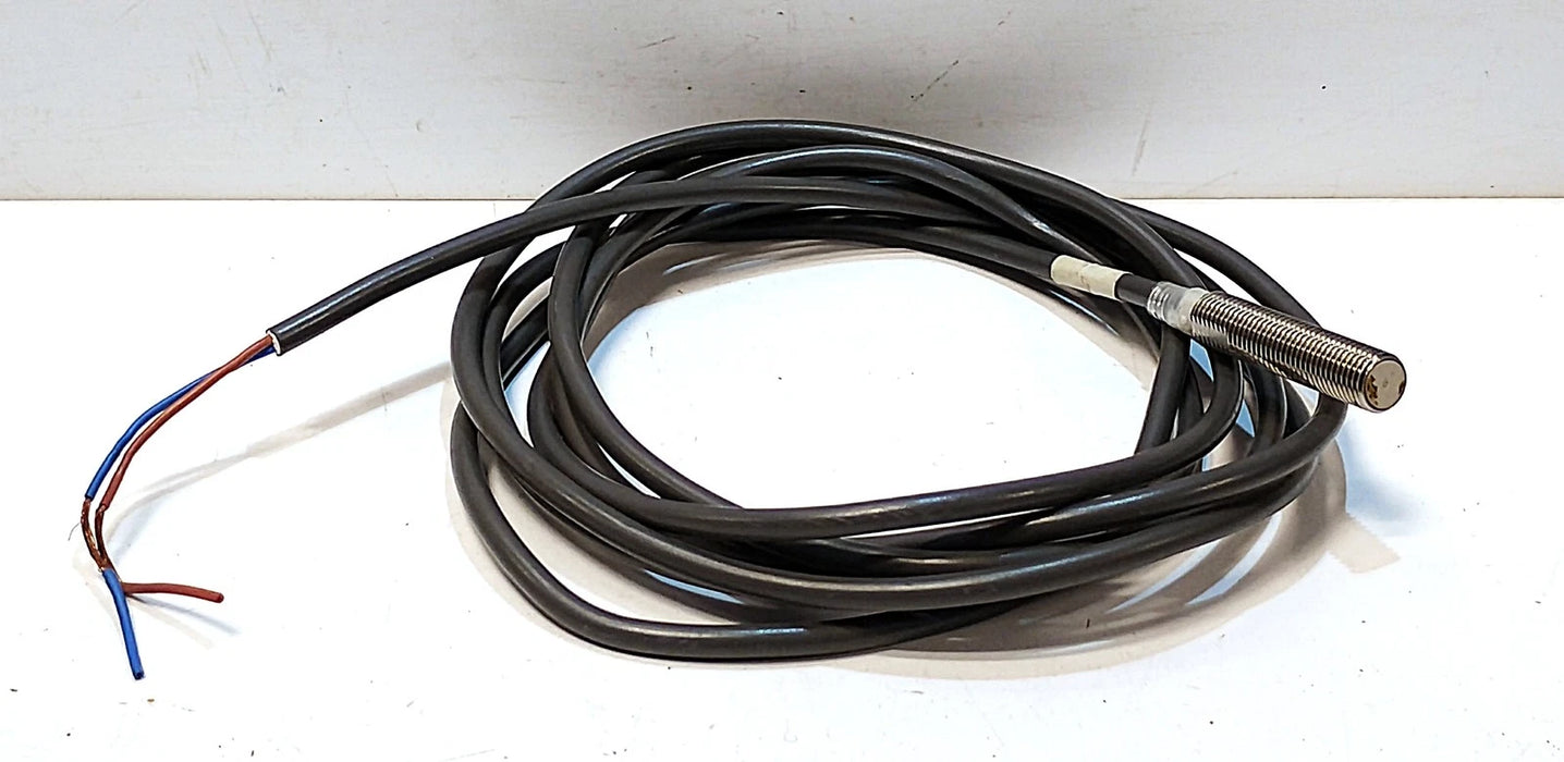 Omron E2E-X1R5Y1 24-240 V AC Shielded Inductive Proximity Sensor
