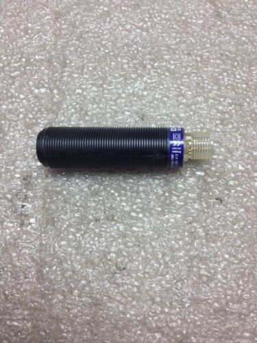 Telemecanique Xu2-P18Pl9Ab-R Photo Sensor