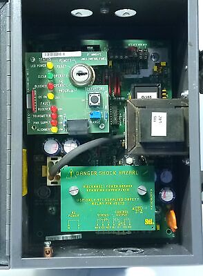 Omron STI ® 4300B-2 MiniSafe FlexSafe Light Curtain Controller