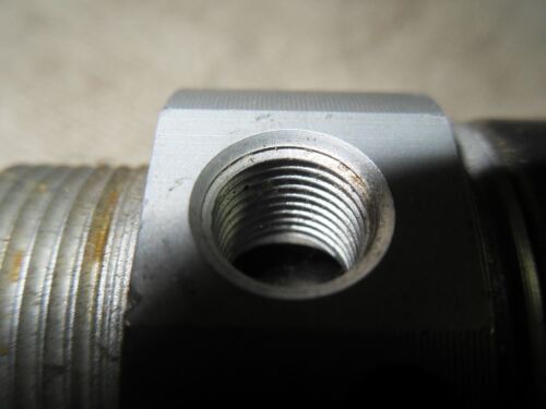 1 SMC US812 PNEUMATIC CYLINDER 145 PSI MAX PRESSURE