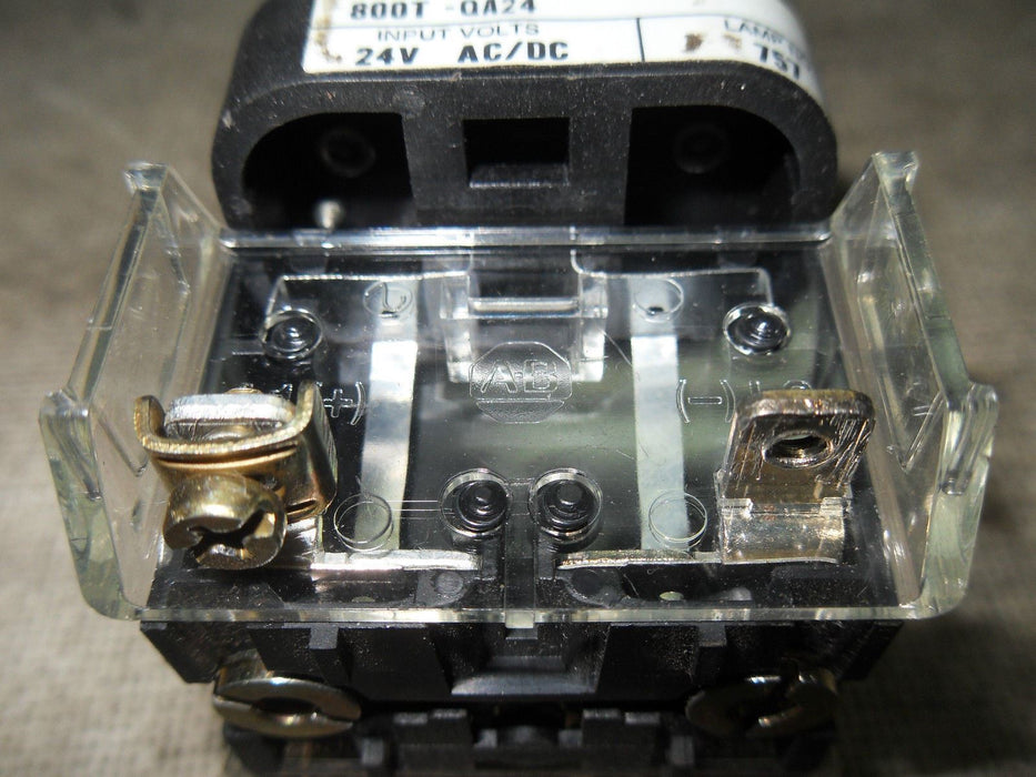 Allen-Bradley 800T-QA24 Ser T Red Illuminated Push Button