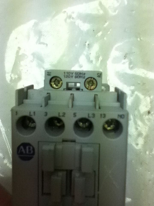 Allen-Bradley 100-C12D10 Contactor