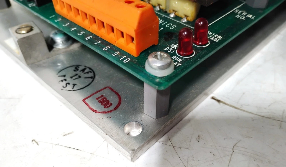 Saftronics DF8-10 120/240 V AC 1-2 HP DC Drive