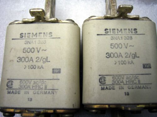 2 Siemens 3NA1328 500V 300A Fuse