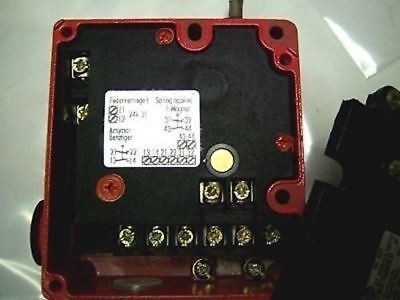 Allen-Bradley Key Safety Switch 802F-TA6OM11K-57