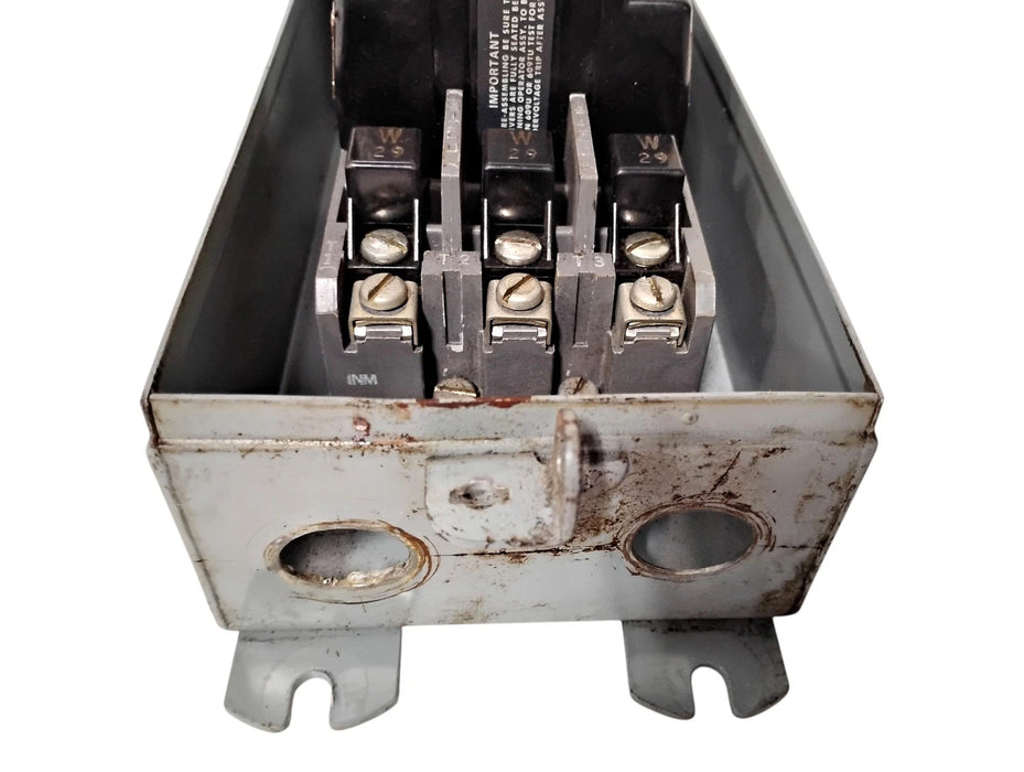 Allen-Bradley 609-AJW Ser K Size 0 Starter in NEMA 12 IP54 Enclosure