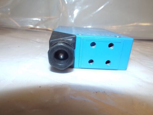 SICK PHOTOTELECTRIC SWITCH WS24-X2301