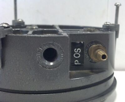 Dwyer 2015C 15 PSI 1/8" NPT Magnehelic Differential Pressure Gauge