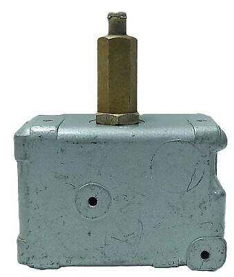 Micro Switch OP-Q 125, 250 or 480 V AC 15 A Splash Proof Limit Switch