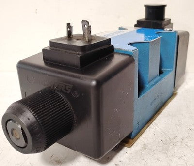 Vickers DG4V-5-2N-M-U-EK6-20 115 V Hydraulic Directional Control Valve