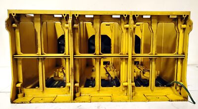 Fanuc A02B-0120-B503 A20B-1004-0580 6-Slot Servo / PCB Module Rack