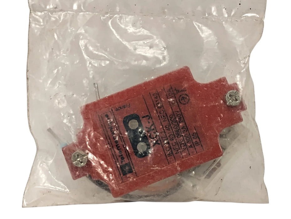 Telemecanique ZCK-J913 Indicator Light Module w/ Red Cover for Limit Switch