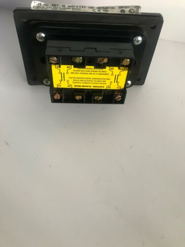 Rees 04917-102 Pushbutton