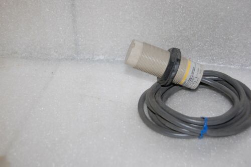 OMRON e2k-x15mf1 PROX SENSOR