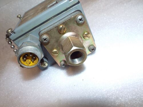 Square D 9012-GCW-1 Pressure Switch